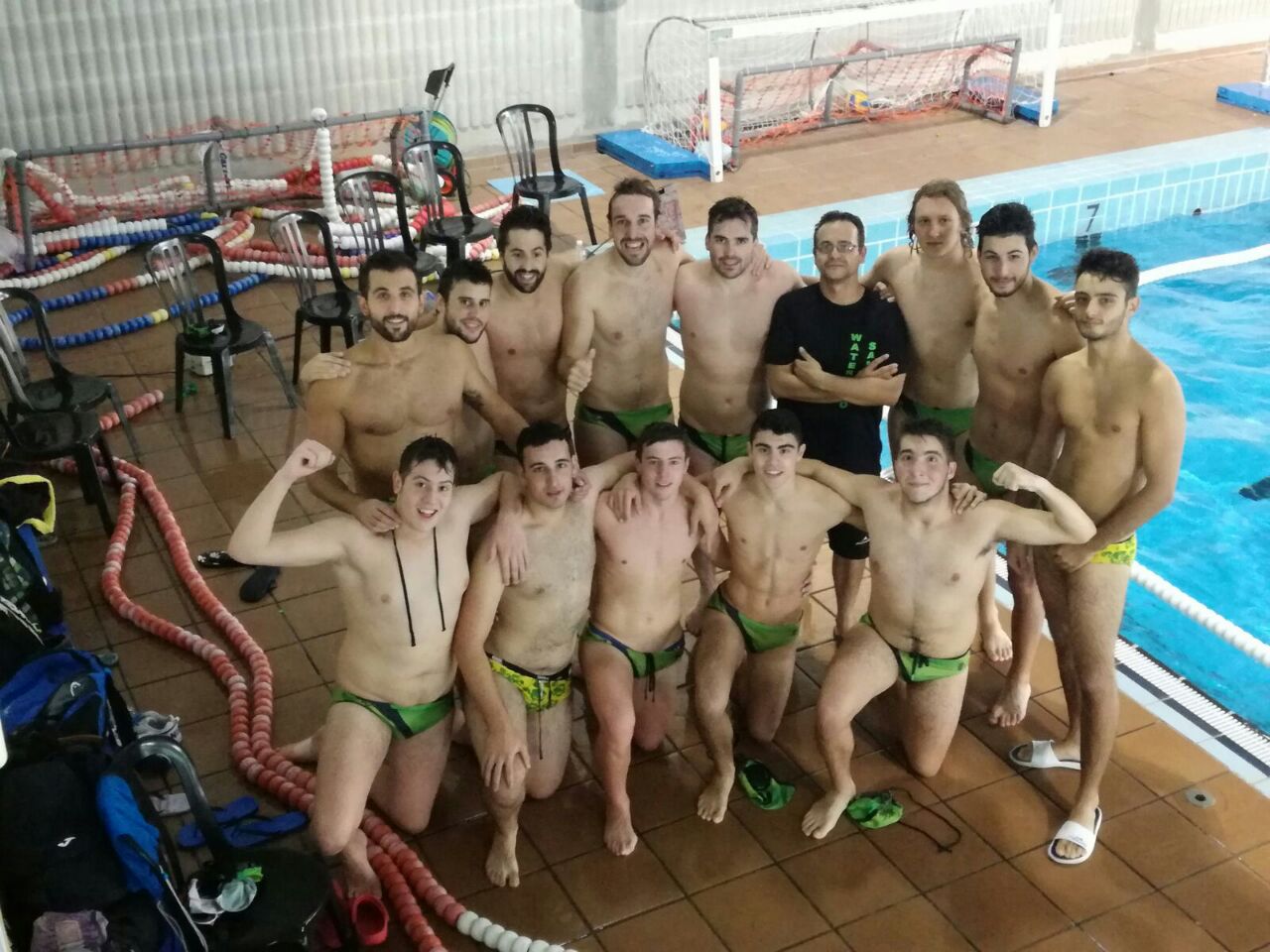 ABSOLUTOS PLAY OFF.jpg